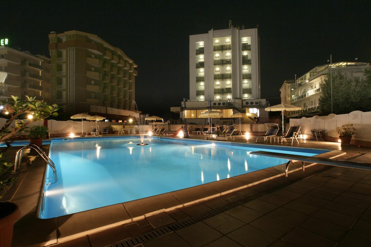 Hotel Avila In Rimini Extérieur photo